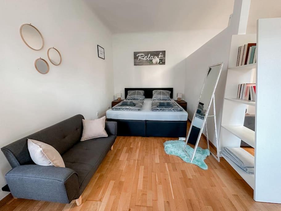 Lend - Design 1 Apartment *